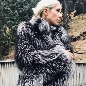 Silver fox fur coat 🖤